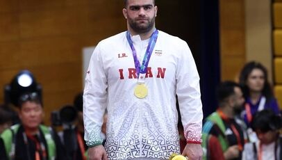 میرزازاده طلای ناگویا را به مردم تقدیم کرد؛ امید به تداوم طلایی ایران
