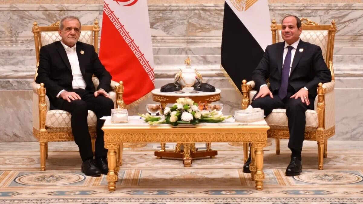 السیسی در دیدار با پزشکیان بر توقف تنش‌های منطقه تأکید کرد