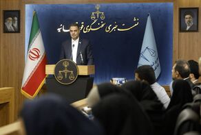 برخورد قاطع قوه قضاییه با افراد وطن‌فروش و خائن در جریان جنگ