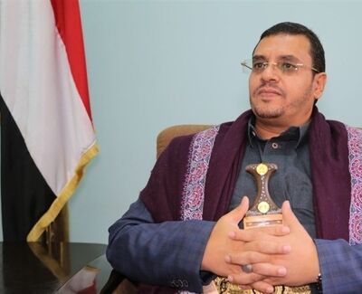 هواپیما به سلامت فرود آمد و محاصره با قدرت شکسته شد