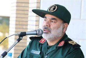 ملت ایران پیشتاز امت اسلامی در مقابله با ظلم است