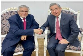 حمایت پکن از نقش میانجی‌گرانه اسلام‌آباد در پرونده ایران / رایزنی وانگ یی و اسحاق دار در قرقیزستان