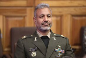 ارتش، خادم در دو میدان