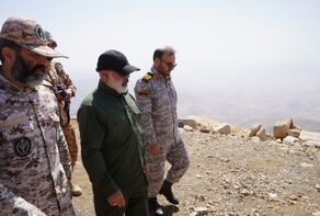همانند دوران دفاع مقدس در مقابل دشمن ذره‌ای کوتاه نخواهیم آمد