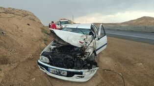 تصادف مرگبار پژو ۴۰۵ با تریلی؛ ۳ عضو یک خانواده جان باختند