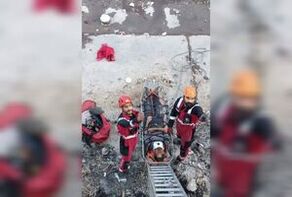 نجات نفس‌گیر کارگر ۵۰ ساله از عمق ۵ متری گودبرداری در مشهد