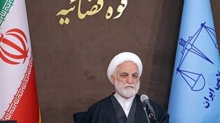 در شرایط جنگی، تفویض اختیار به مجریان با نظارت دقیق ضروری است
