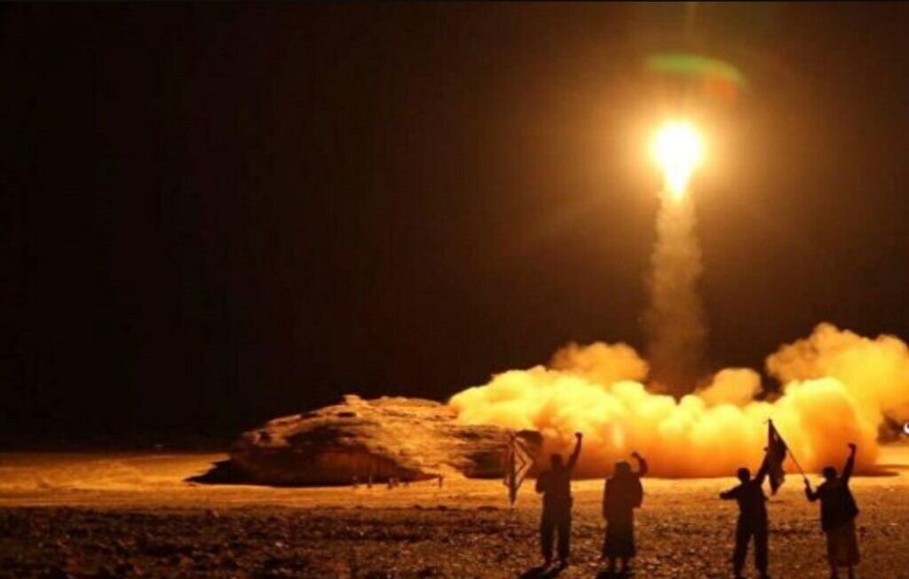 حملات موشکی یمن به مواضع نظامی عربستان در جنوب این کشور