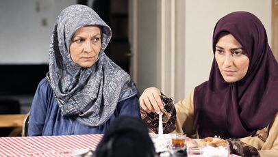 بازیگران سریال آئینه هر سه فصل به همراه خلاصه داستان سریال آئینه