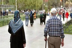 جزئیات دریافت همزمان مستمری پدر و مادر؛ چه فرزندانی مشمول این قانون هستند؟