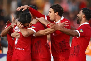 نیمه نخست با برتری دو گله پرسپولیس مقابل شمس‌آذر